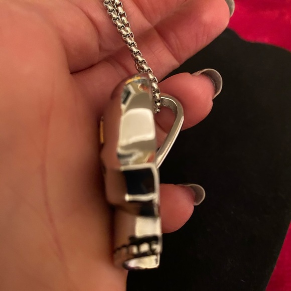 - Limited! HD Skull Necklace - Picture 3 of 4